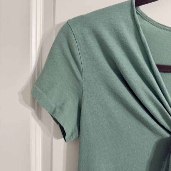 Ralph Lauren Sport Women’s Shirt V-Neck with A Front Knot Tie Detail. Medium - Picture 8 of 12